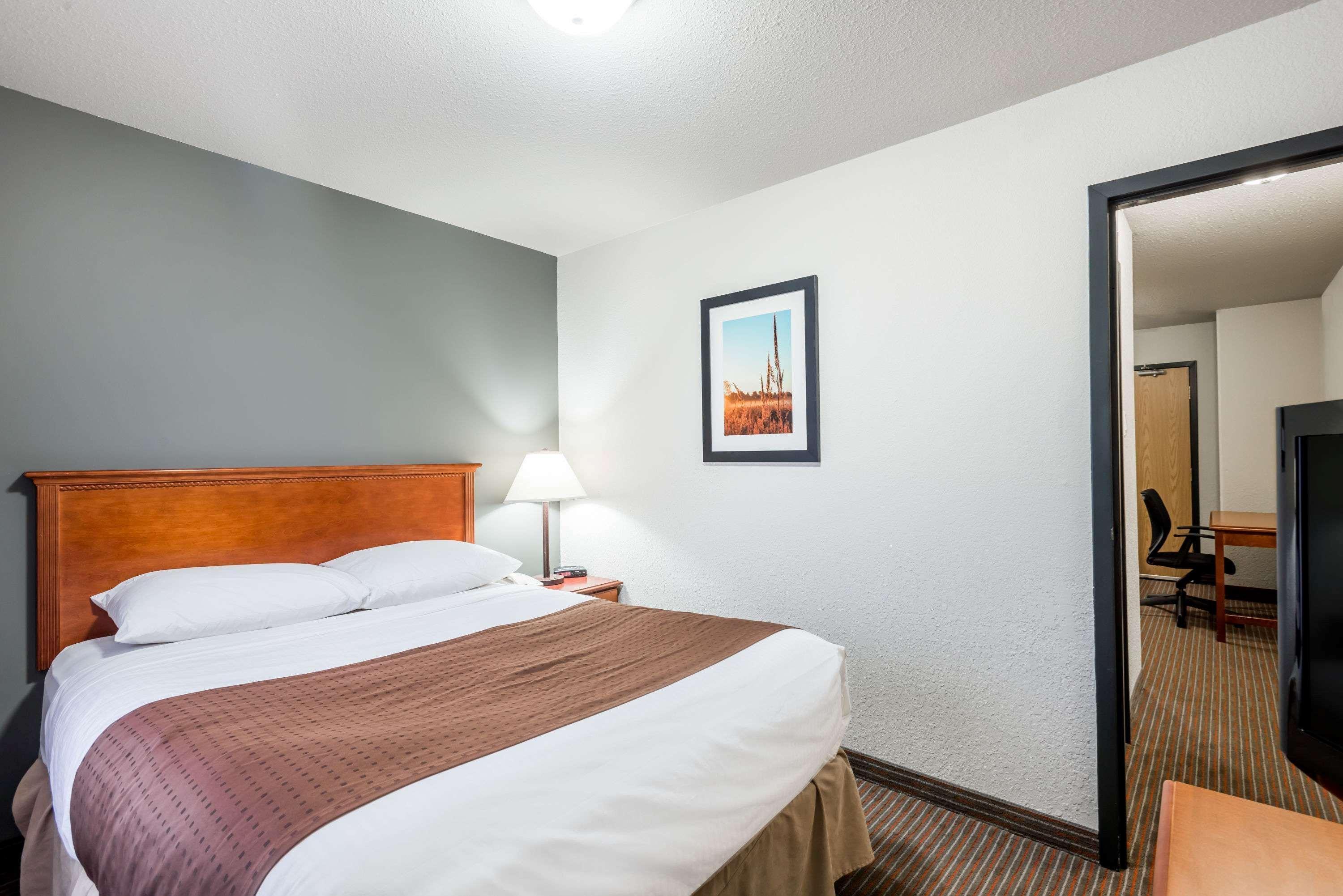 Hotel Super 8 By Wyndham Grande Prairie Zewnętrze zdjęcie