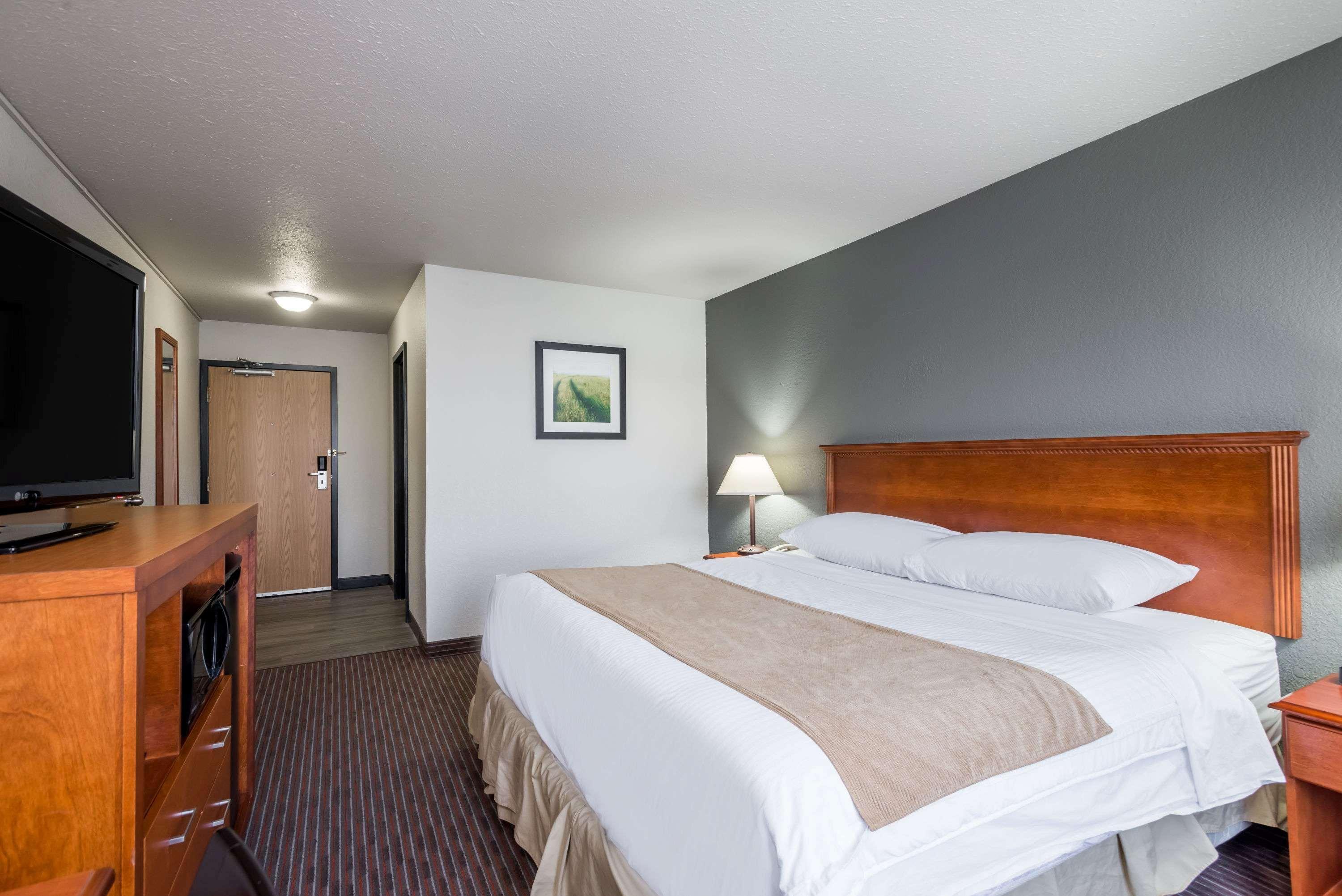 Hotel Super 8 By Wyndham Grande Prairie Zewnętrze zdjęcie