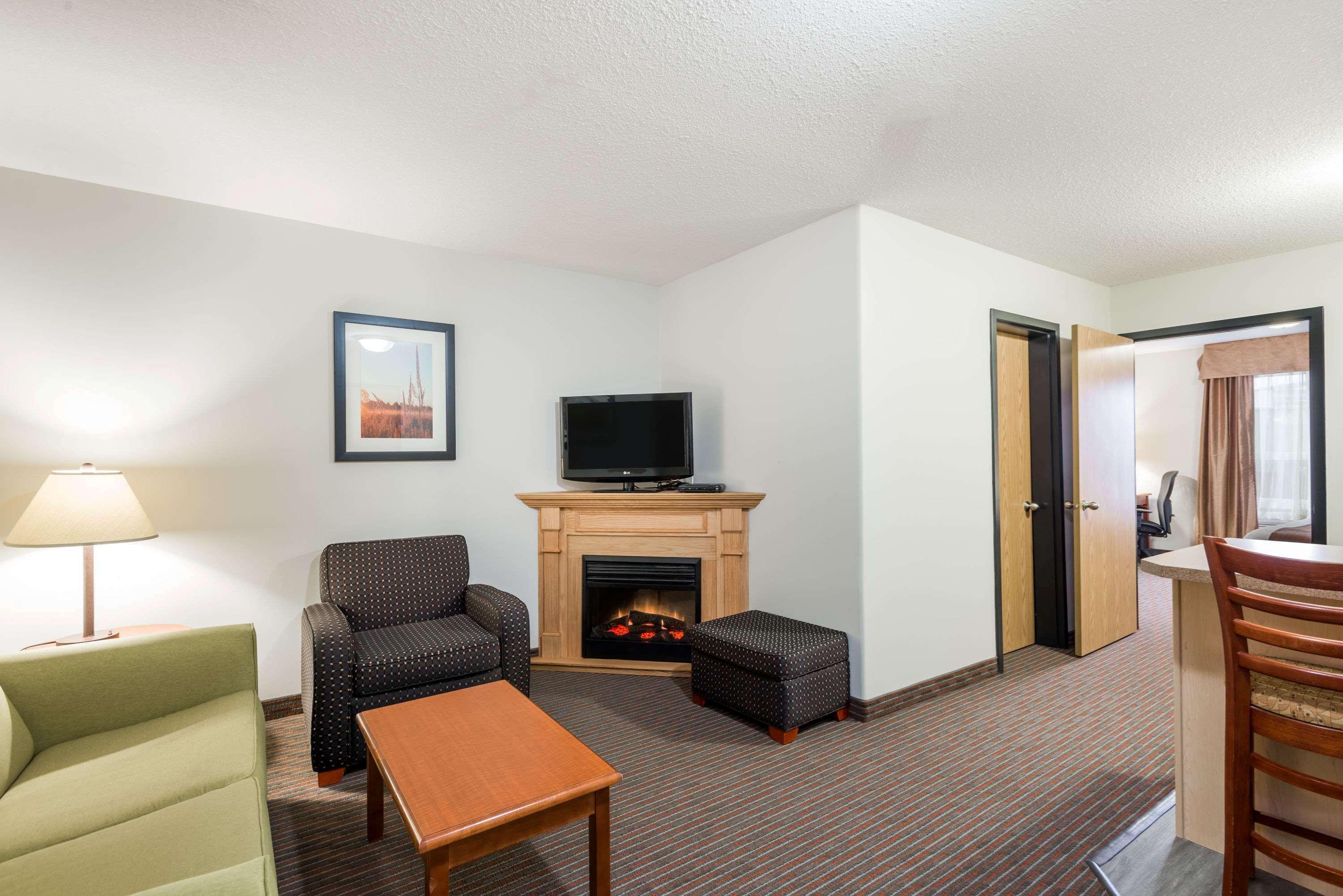 Hotel Super 8 By Wyndham Grande Prairie Zewnętrze zdjęcie